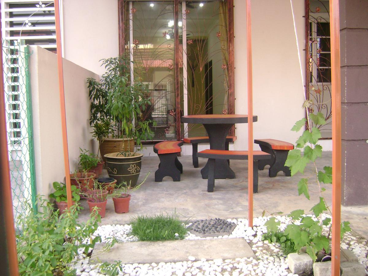 סרי איסקנדר Homestay Amsyarah מראה חיצוני תמונה