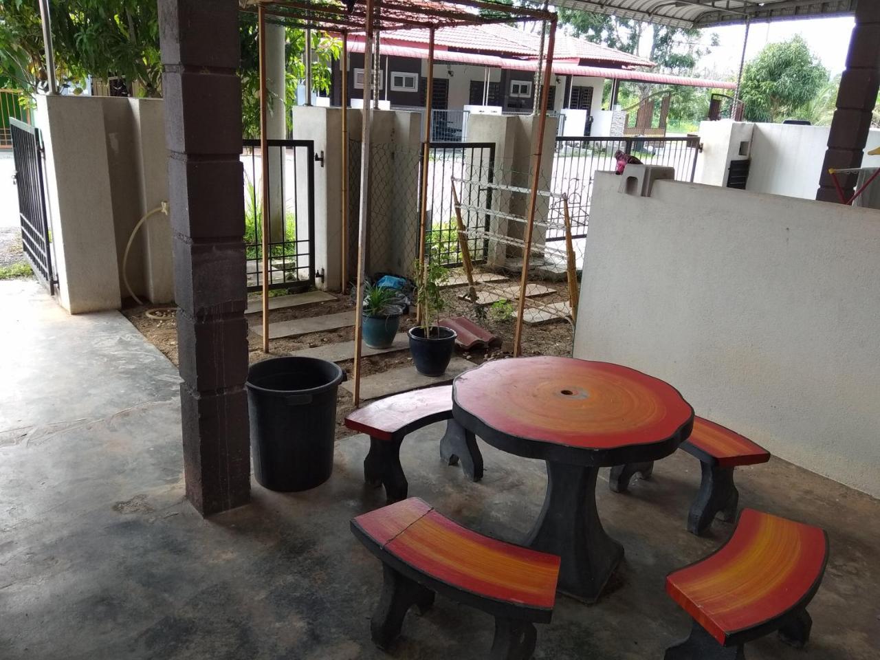 סרי איסקנדר Homestay Amsyarah מראה חיצוני תמונה