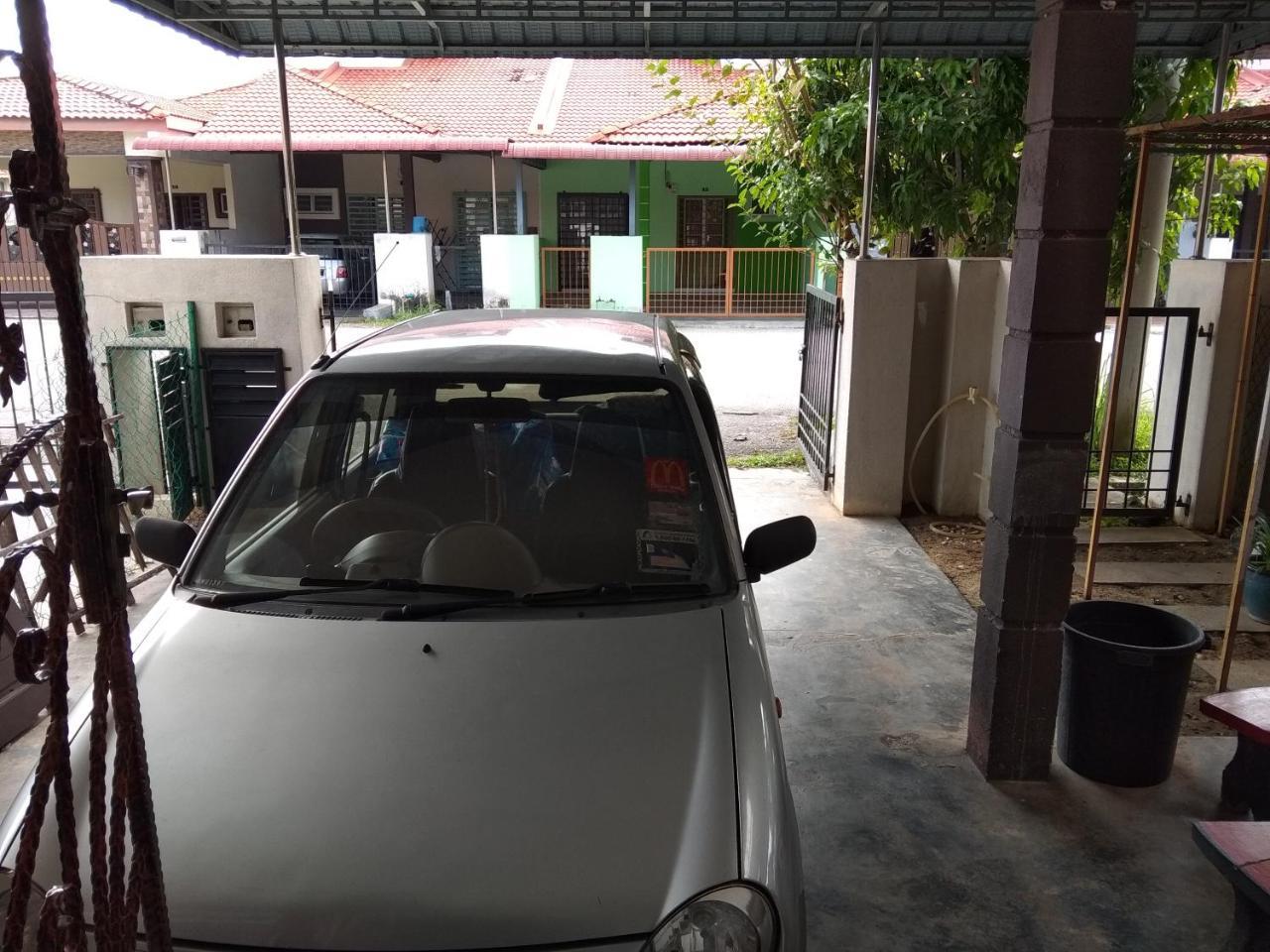 סרי איסקנדר Homestay Amsyarah מראה חיצוני תמונה